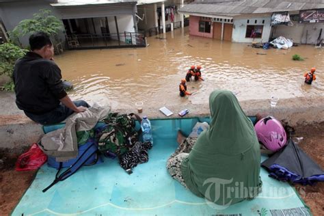 Cipinang Melayu Kembali Terendam Banjir Foto 4 1875408