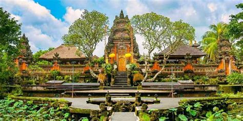 Ubud Royal Palace | Bali And Car