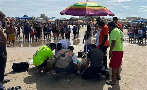 Rescatan A Turistas De Morir Ahogados En Playa Miramar