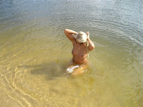 Hot Sporty Blonde Posing Topless On The Beach Russian Sexy Girls