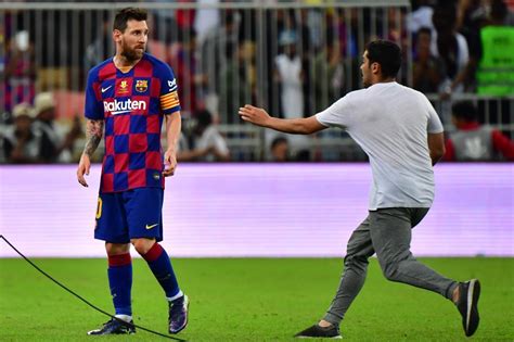 Barcelona Lionel Messi Se Assusta F