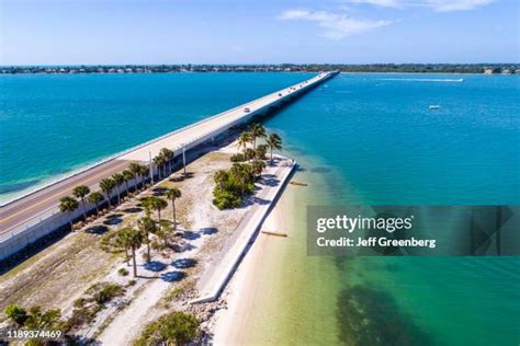 Sanibel Island Causeway Photos and Premium High Res Pictures - Getty Images