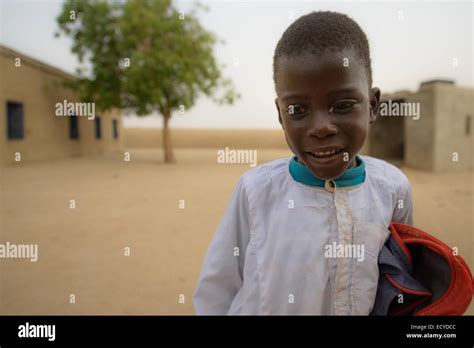 Children Of A School In The Sahara Desert Sudan Stock Photo Alamy