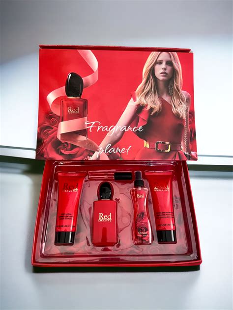 Buy NYC Red Gift Set | Fragrance Planet