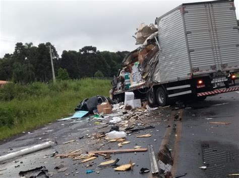 Acidente Envolvendo Dois Caminh Es Na Br Em Paula Freitas Registra