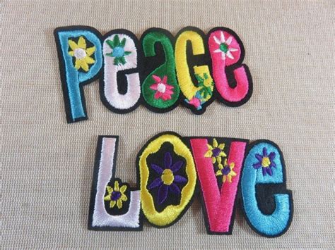 Patch thermocollant peace love multicolore grand écusson brodé à repasser