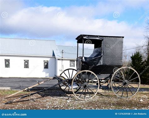 Amish Carriage editorial stock photo. Image of carriage - 137635938