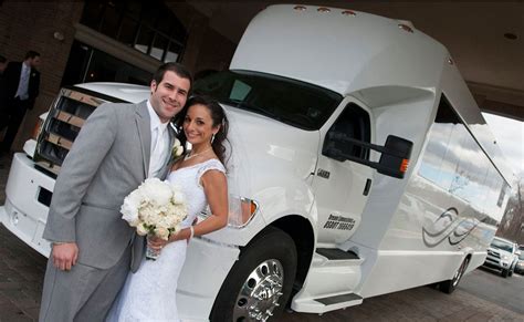 Wedding Limo Service in Detroit Michigan | Dream Limousines