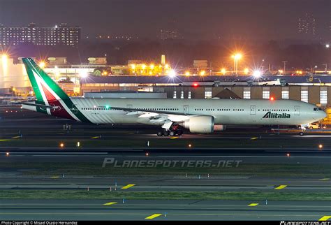 EI WLA Alitalia Boeing 777 3Q8ER Photo By Misael Ocasio Hernandez ID