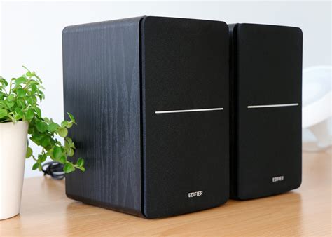 Edifier R1280DB 2.0 bookshelf speaker review | Techtesters