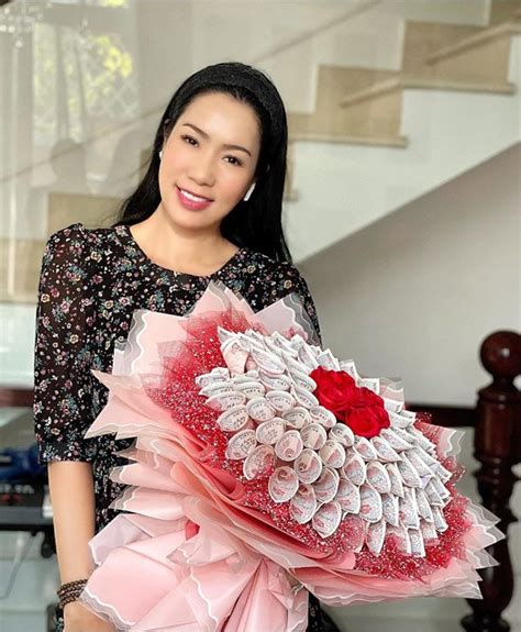 Tr Nh Kim Chi N Ho Ng Bikini Nh L Ch M T Th I Nay Ho Qu B Thanh L Ch