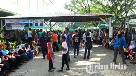 Foto Foto Antrean Panjang Hari Pertama Pendaftaran Ppdb Di Smp Negeri