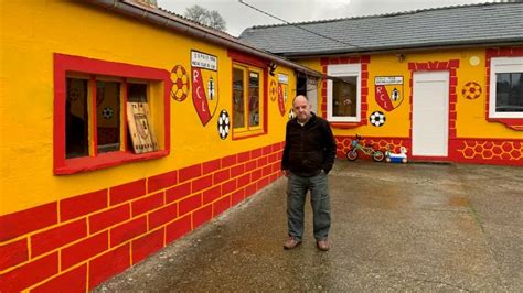 Insolite Fan De Foot Il Repeint Sa Maison Aux Couleurs Du RC Lens