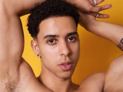 Vazou nude do cantor Thiago Pantaleão