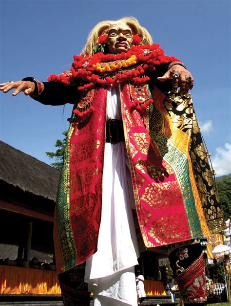 Pictures of Bali - the scariest sidakarya topeng dance