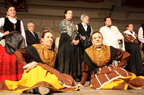 La Asociación de Coros y Danzas inauguró la Feria y Fiestas de Alcázar