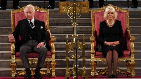 Cum Ar Fi Obligat O Charles Pe Regina Elisabeta S O Accepte Pe Camilla