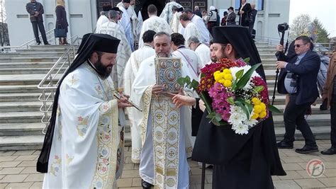 Video Sf Nta Liturghie La Hramul Catedralei Nvierea Domnului Din