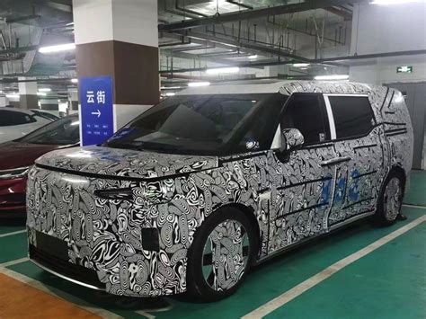 E In Arrivo Un Monovolume Elettrico Volvo Ecco Le Foto Spia Dalla Cina