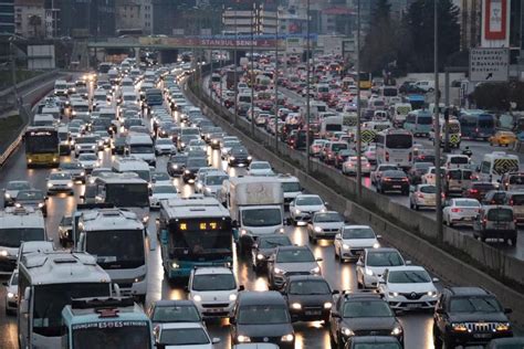 Bin Lira Cezas Var Trafikte Bunu Yapanlar Yand