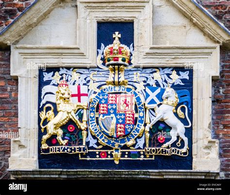 Charles I Crest Kings Manor York Uk Stock Photo Alamy