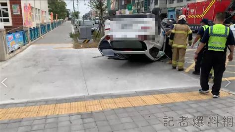 救護車十萬火急送病患 轎車疑未聞鳴笛聲被撞飛翻滾