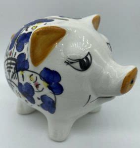 Vintage Piggy Banks: Identification And Value Guide