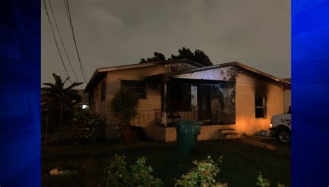 Firefighters Extinguish Flames At Nw Miami Dade Home Wsvn 7news