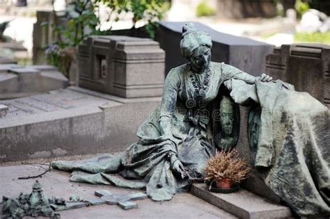 Impressive Sculptures On The Tombs And Monuments Of Cimitero