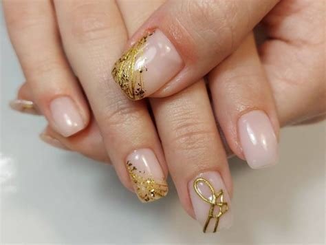 23 Different Looks You Can Achieve With A Nude And Gold Nails Polish And Pearls