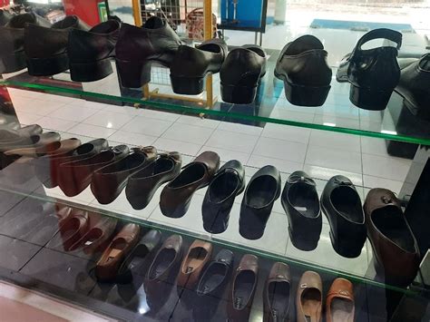 10 Toko Sepatu Sandal Terbaik Di Solo 2023