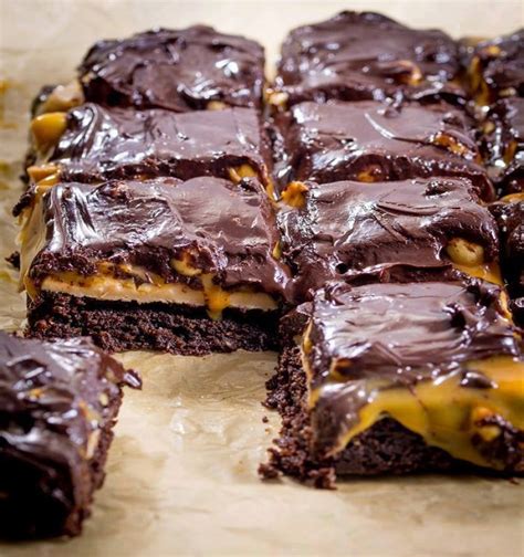 Snickers Brownies - Foodgasm Recipes