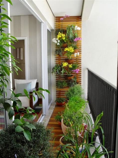 18 Stunning Ideas To Decorate Your Small Balcony With Mini Gardens