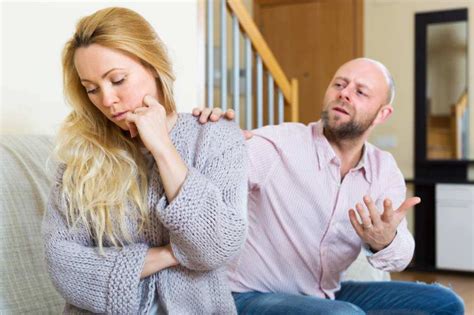 女生心情不好怎么安慰聊天逗她开心，学会增加感情的暖心情话套路 女孩 情话 女生 新浪新闻