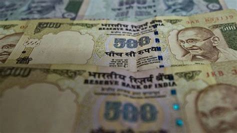 Indian Rupee Hits Record Low Against Dollar Business And Economy Al