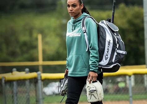 Softball Practice Attire: Comfortable And Functional Clothing Options ...