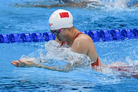 游泳——女子4x100米混合泳接力：中国队晋级决赛比赛