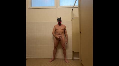 小狗伊卡洛斯出去玩 危险的裸体行走和千斤顶 Pornhub Gay