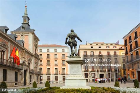 Alvaro De Bazan Photos and Premium High Res Pictures - Getty Images