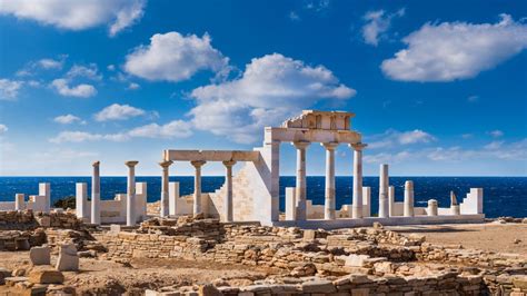 Η αρχαία πόλη της Πάρου και το έξωαστικό ιερό του Απόλλωνα στη θέση