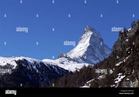 the matterhorn mountain in switzerland Stock Photo - Alamy