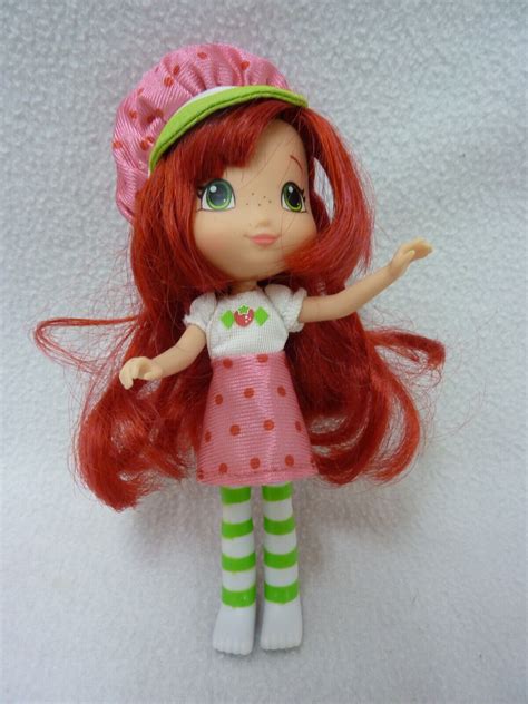 STRAWBERRY SHORTCAKE BERRY BEST FRIEND DOLL 6 TCFC JOINTED SCENTED