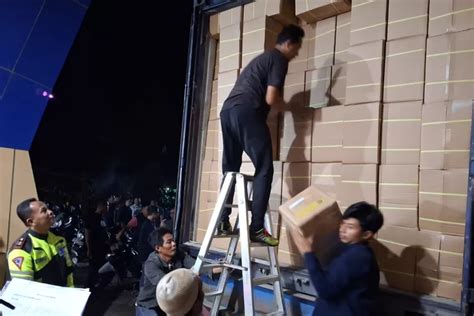 Dikawal Ketat Polres Inhil Logistik Surat Suara Pemilu Tiba Di