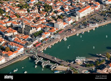 Port De Saint Gilles Croix De Vie Photo Stock Alamy