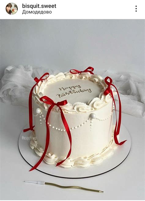 Bolo De Aniversário De Laço - Bolo Laço vermelho “21” em 2025 | Festa de aniversário vermelha, Festa ...