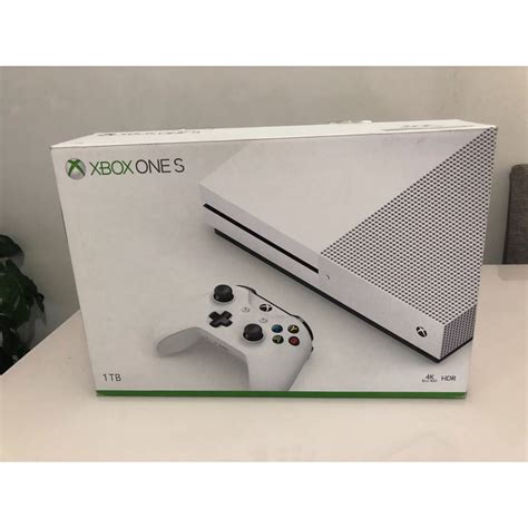 Xbox One S 1tb 20 Jogos mais 1 mês de Game pass Escorrega o Preço