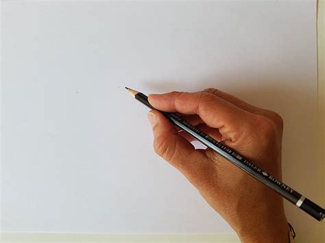 Comment Tenir Son Crayon Pour Bien Dessiner Voir Et Dessiner