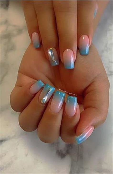 2020 Shiny Acrylic Short Square Nails Full Of Design Sense Suitable For