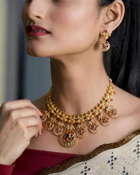 Elevate Your Bridal Look With The Stunning Wedding Gold Necklace Design