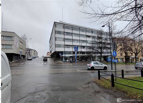 Liikehuoneisto Paraatipaikalla Savonlinnan Keskustassa Savonlinna